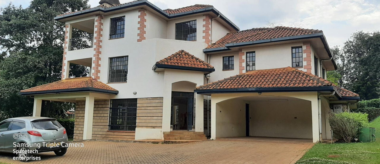 4 En-Suite Townhouse with Sunken Lounge & Pool - Kitisuru