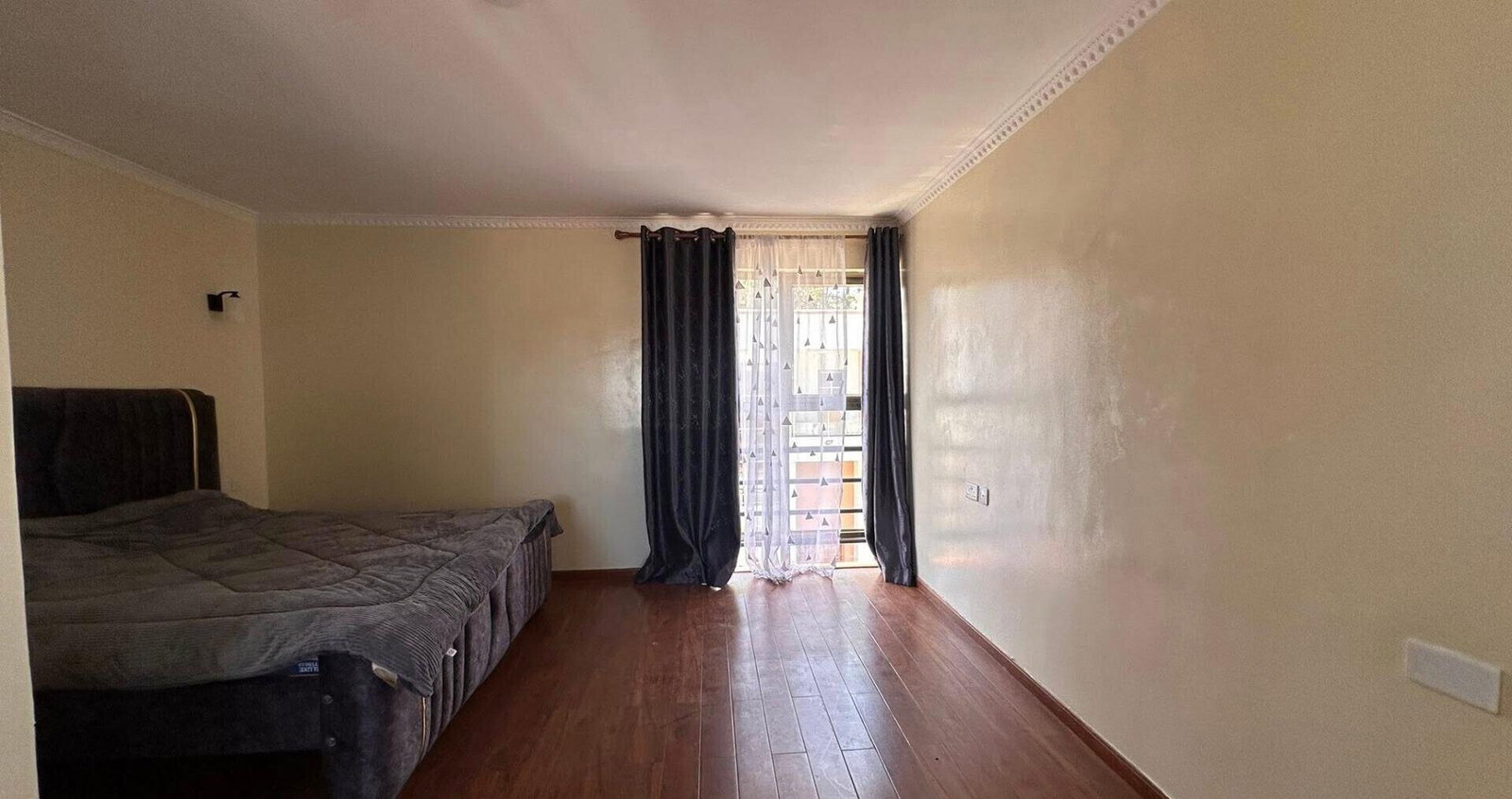 Spacious 5-Bedroom Villa with Private Backyard - Lavington