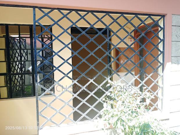 4bdrm Mansion in Blankets, Nakuru Town East for rent