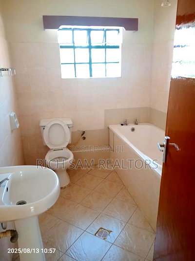 4bdrm Mansion in Blankets, Nakuru Town East for rent - Image 10