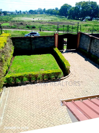 4bdrm Mansion in Blankets, Nakuru Town East for rent - Image 9