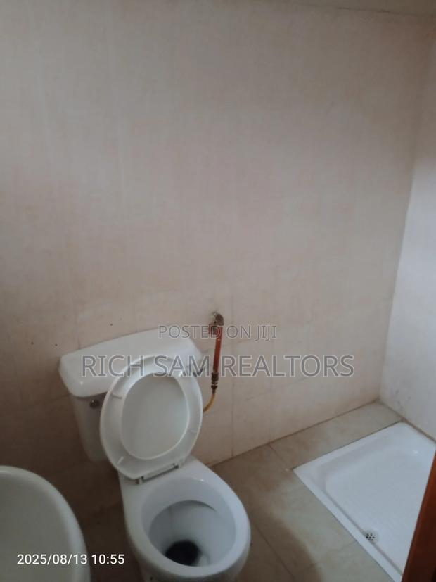 4bdrm Mansion in Blankets, Nakuru Town East for rent