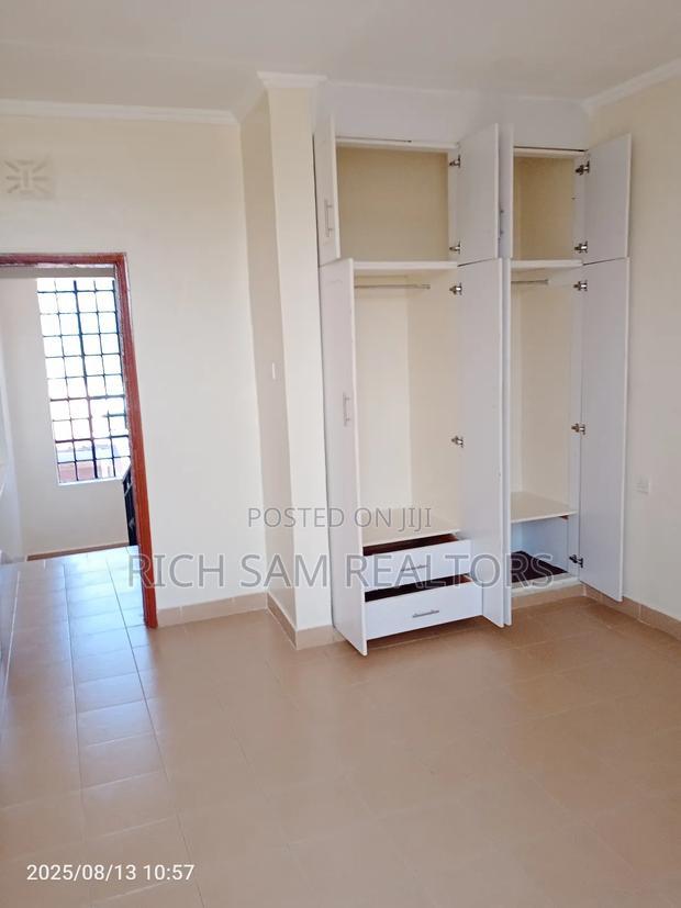 4bdrm Mansion in Blankets, Nakuru Town East for rent