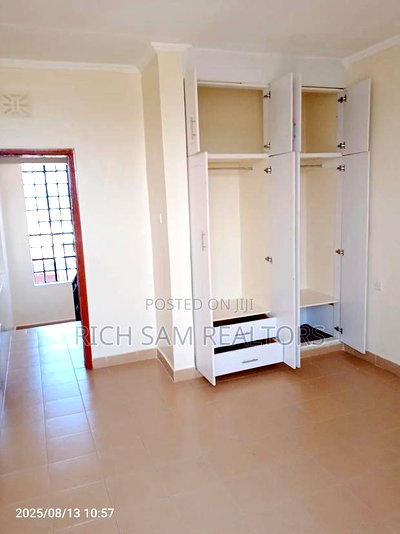 4bdrm Mansion in Blankets, Nakuru Town East for rent - Image 11