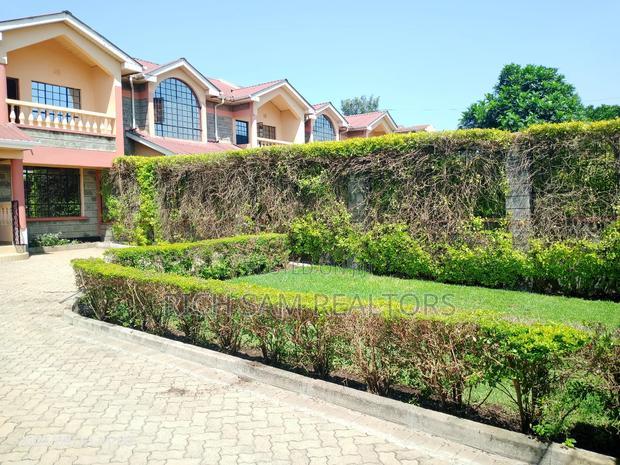 4bdrm Mansion in Blankets, Nakuru Town East for rent