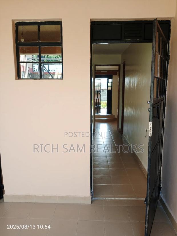 4bdrm Mansion in Blankets, Nakuru Town East for rent