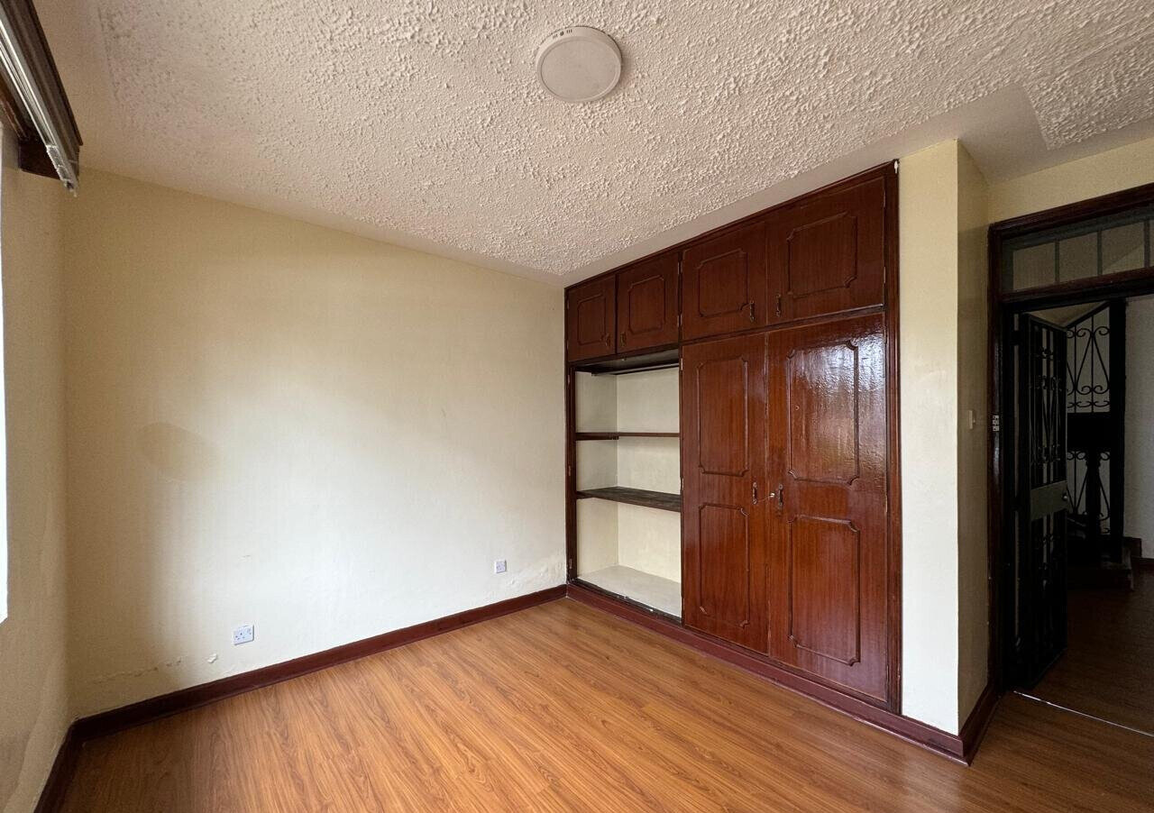 5BR Townhouse with Sunken Living Room & DSQ - Gigiri
