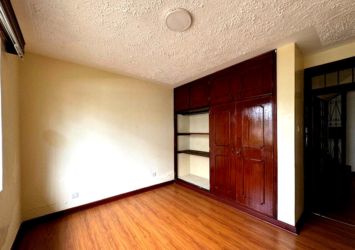 5BR Townhouse with Sunken Living Room & DSQ - Gigiri