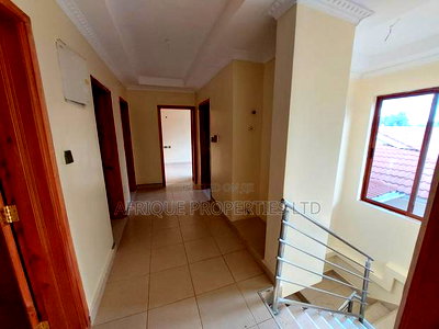 5bdrm Mansion in Kitisuru for sale - Image 9