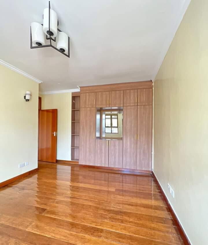 5-Bed Townhouse with Pool & Backup Generator - Lavington