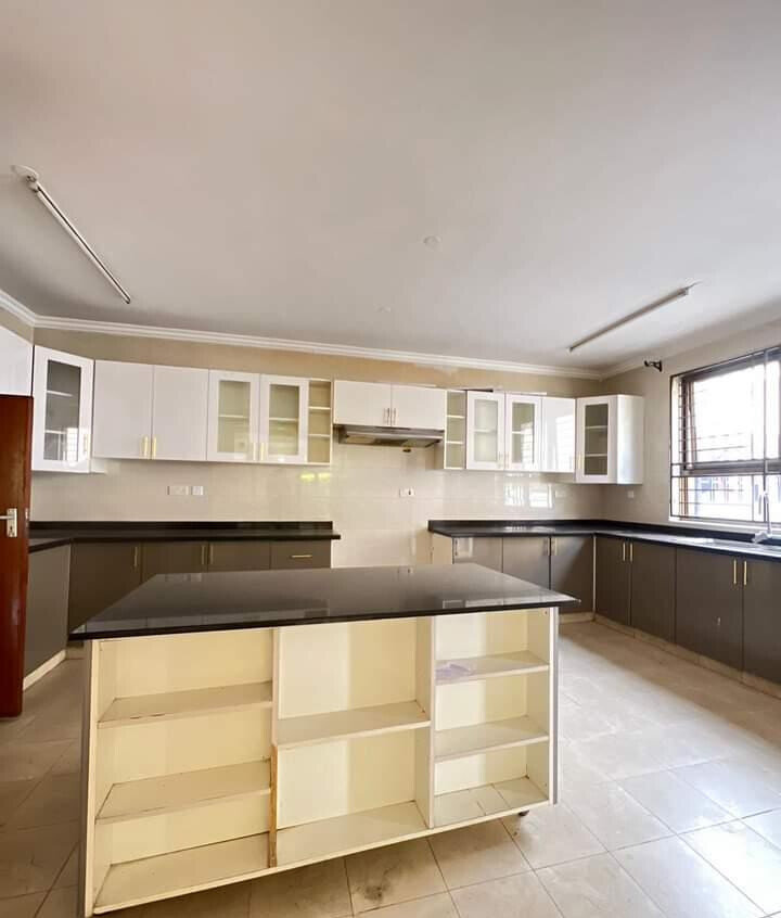 5-Bed Townhouse with Pool & Backup Generator - Lavington