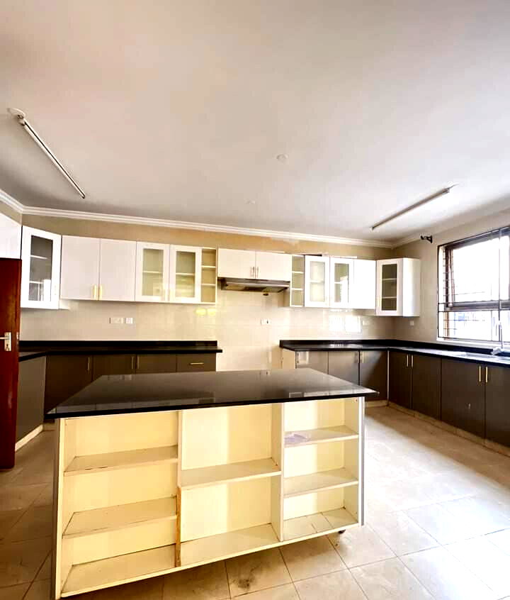5-Bed Townhouse with Pool & Backup Generator - Lavington