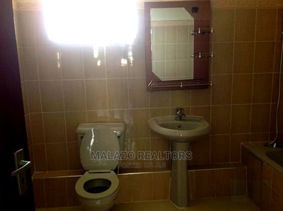 3bdrm Townhouse/Terrace in Kiungani, Gateway Mall Area for Sale - Image 10