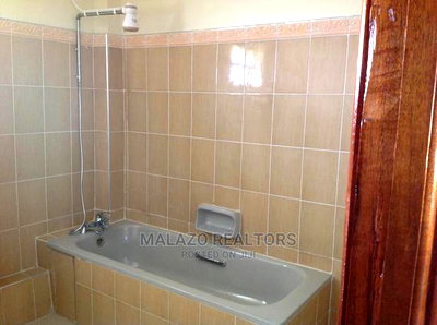 3bdrm Townhouse/Terrace in Kiungani, Gateway Mall Area for Sale - Image 9