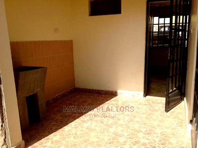 3bdrm Townhouse/Terrace in Kiungani, Gateway Mall Area for Sale - Image 11