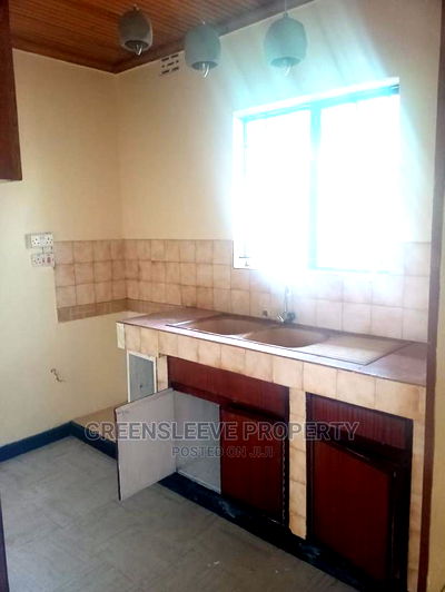 2bdrm Bungalow in Hillcrest Close, Hardy for Rent - Image 5