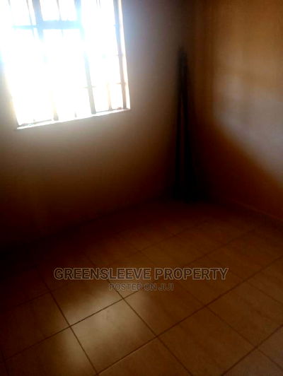 2bdrm Bungalow in Hillcrest Close, Hardy for Rent - Image 12