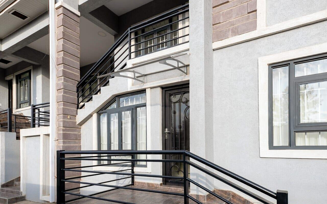 4BR Townhouse with Borehole & Gypsum Ceilings - Kitengela