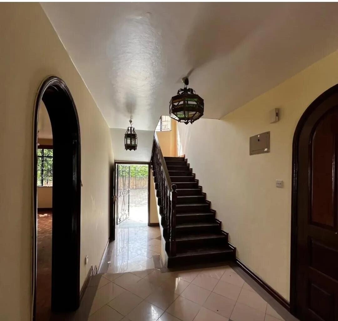 5BR Townhouse with Pool, Jacuzzi & DSQ - Ridgeways