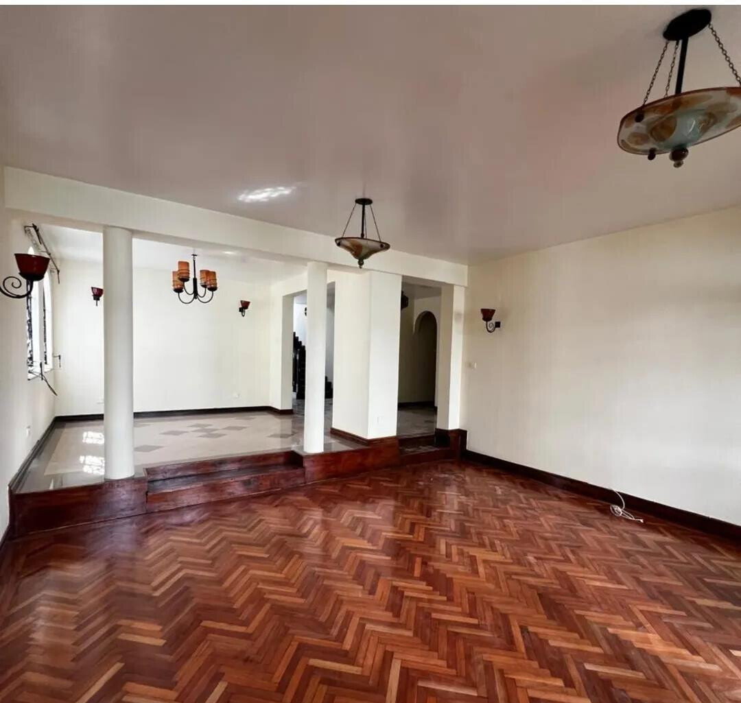 5BR Townhouse with Pool, Jacuzzi & DSQ - Ridgeways