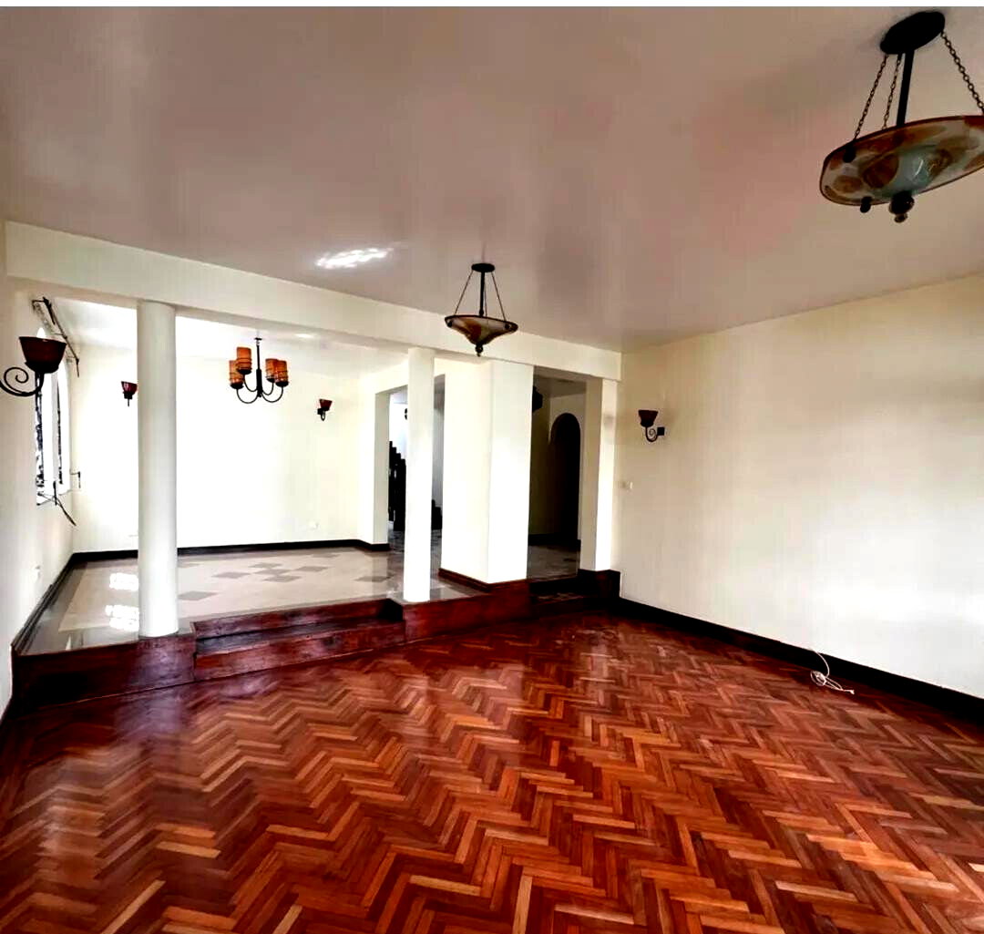5BR Townhouse with Pool, Jacuzzi & DSQ - Ridgeways