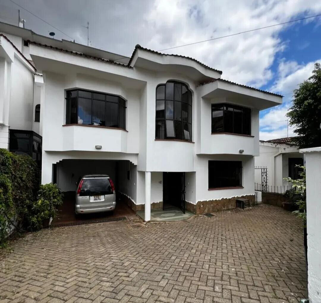 5BR Townhouse with Pool, Jacuzzi & DSQ - Ridgeways