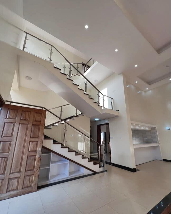 5-Ensuite Townhouse with Private Elevator & Eco Amenities - Lavington