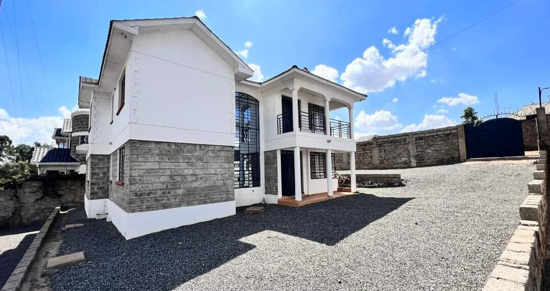 4BR Townhouse with DSQ & Fibre - 1/8 Acre, Ngong Hills View