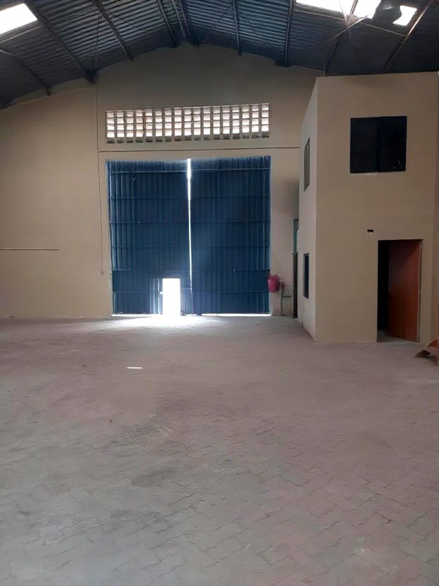 Godown to Let 8000sqft Off North Airport Road