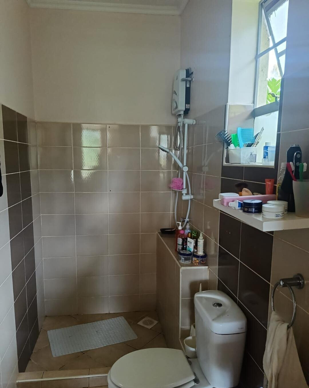 4BR Home with Ample Parking at KSh 70K