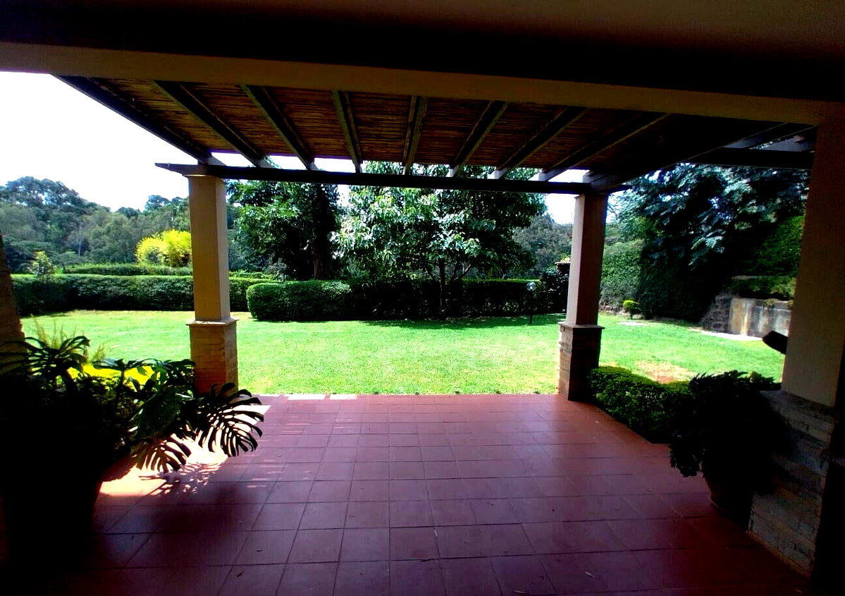 5 En-Suite Bedrooms with Fireplace & Pool Access - Kitisuru