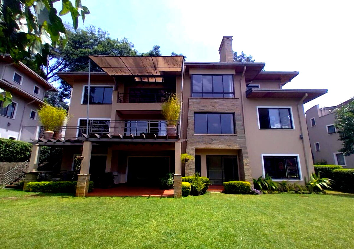5 En-Suite Bedrooms with Fireplace & Pool Access - Kitisuru