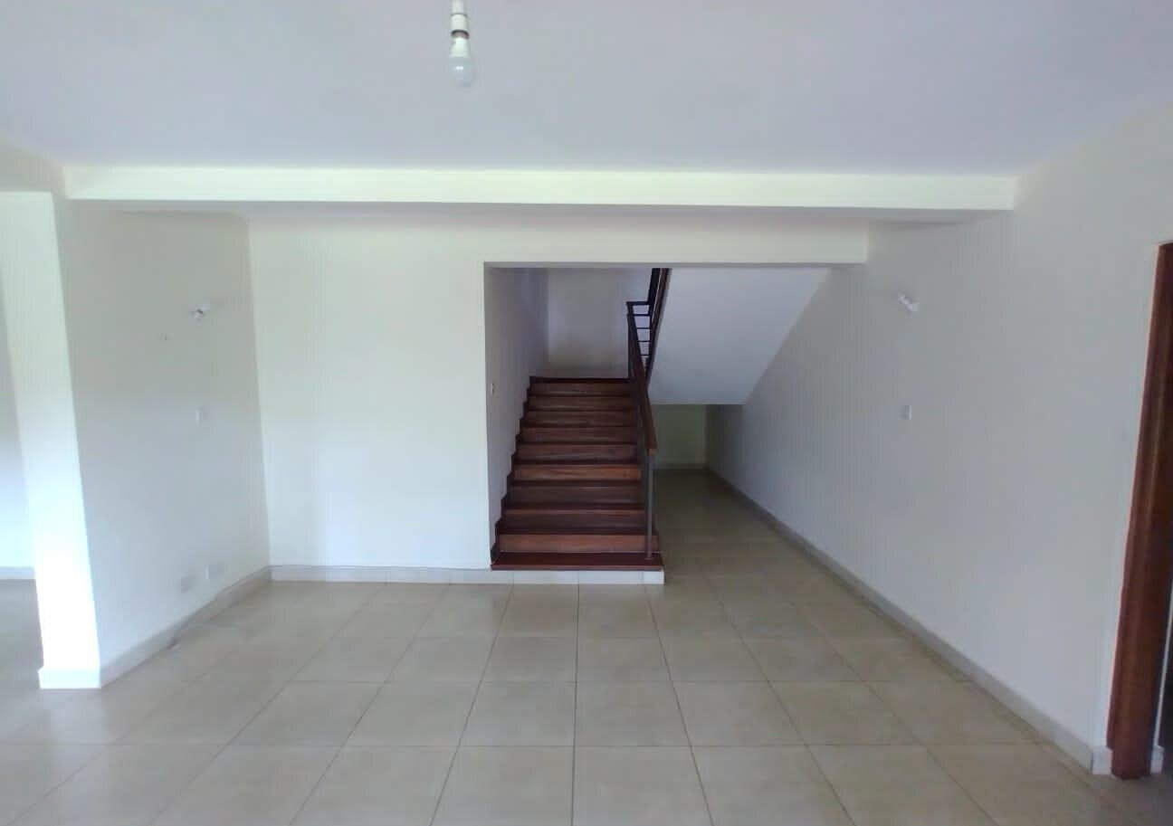 5 En-Suite Bedrooms with Fireplace & Pool Access - Kitisuru