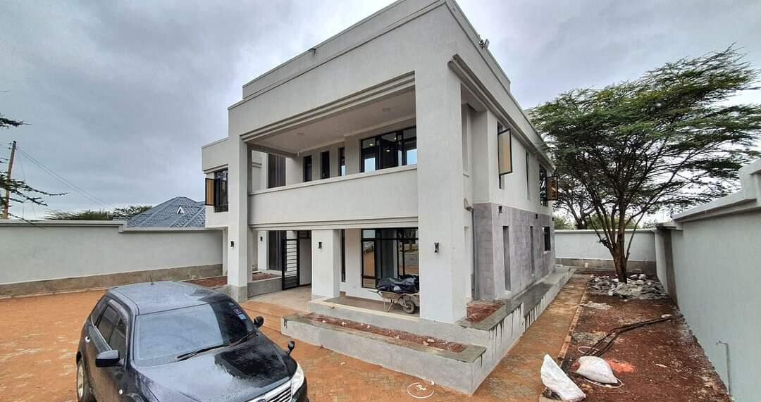 5BR Villa with Rooftop Terrace & Jacuzzi on 1/4 Acre - Rimpa