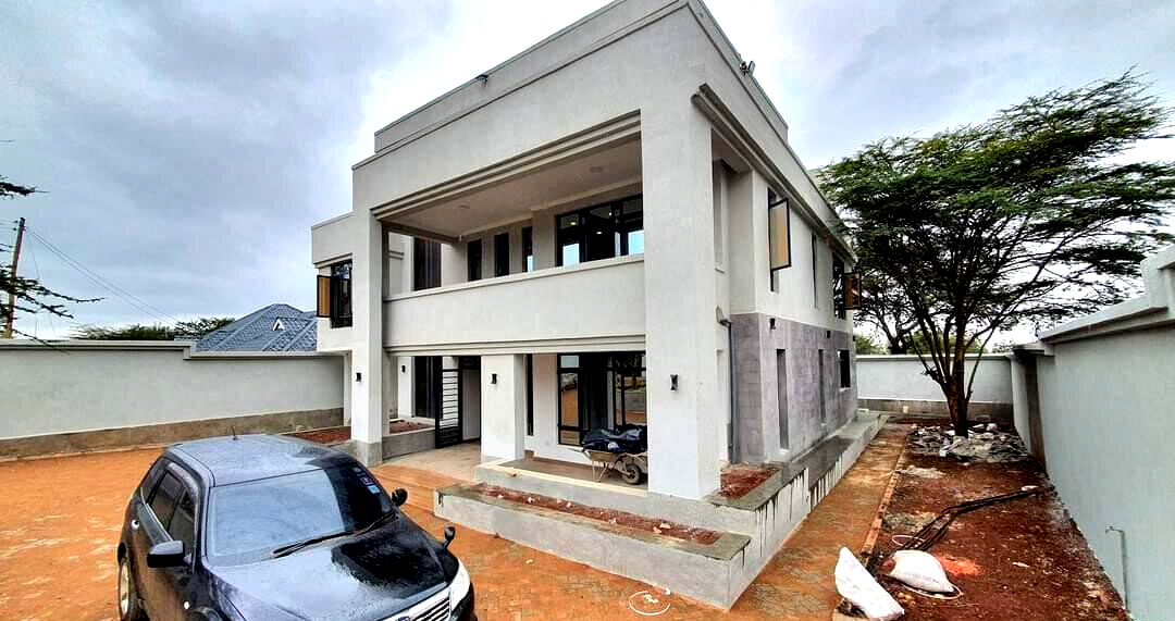 5BR Villa with Rooftop Terrace & Jacuzzi on 1/4 Acre - Rimpa