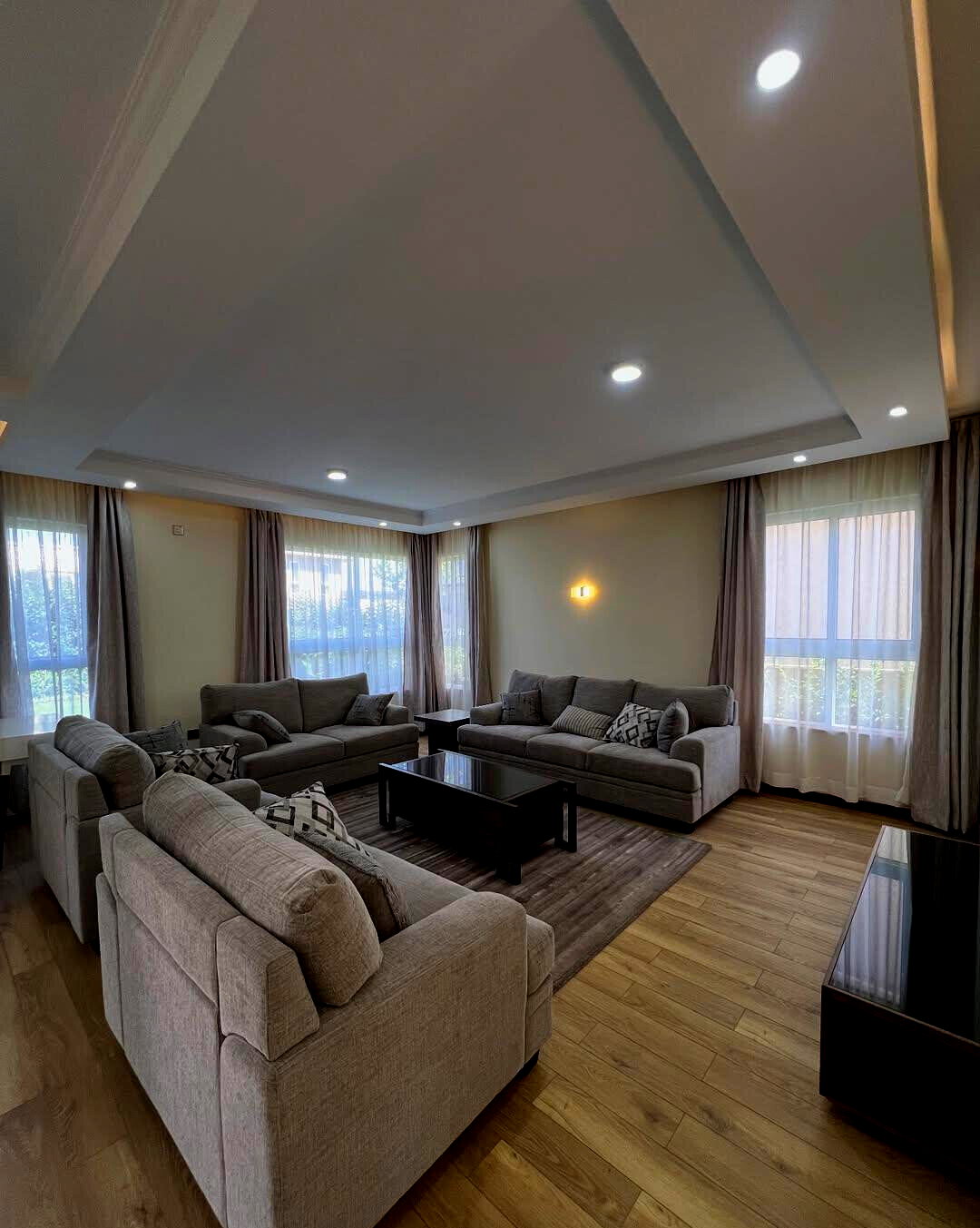 4BR All-Ensuite Townhouse with Private Garden & Pool - Runda
