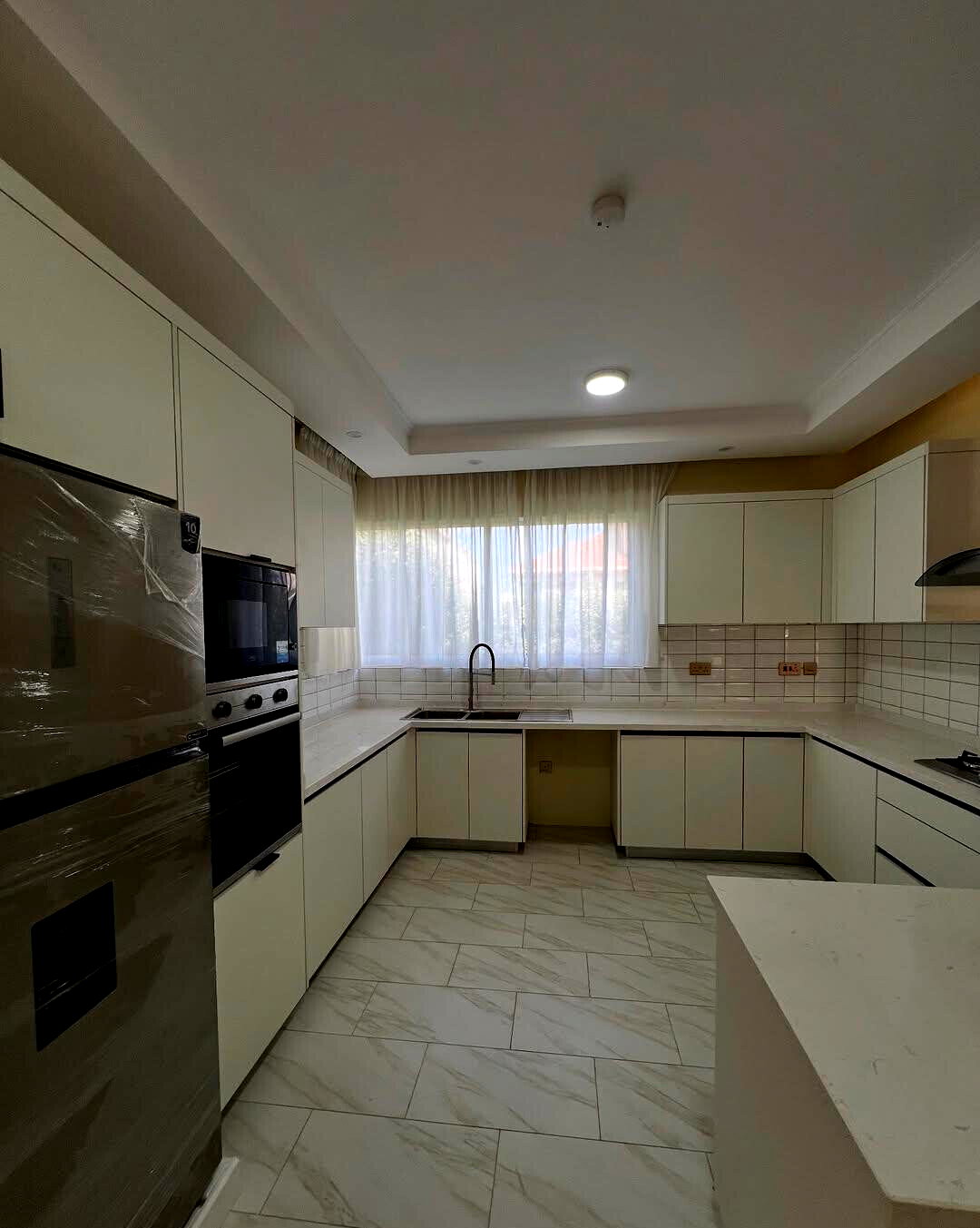 4BR All-Ensuite Townhouse with Private Garden & Pool - Runda