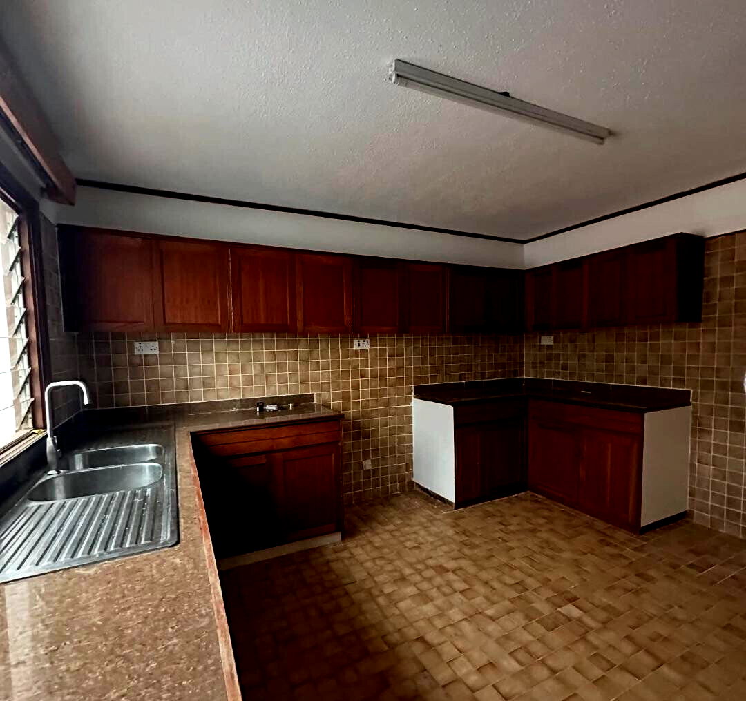 3BR Maisonette with DSQ & Private Gate - Kileleshwa
