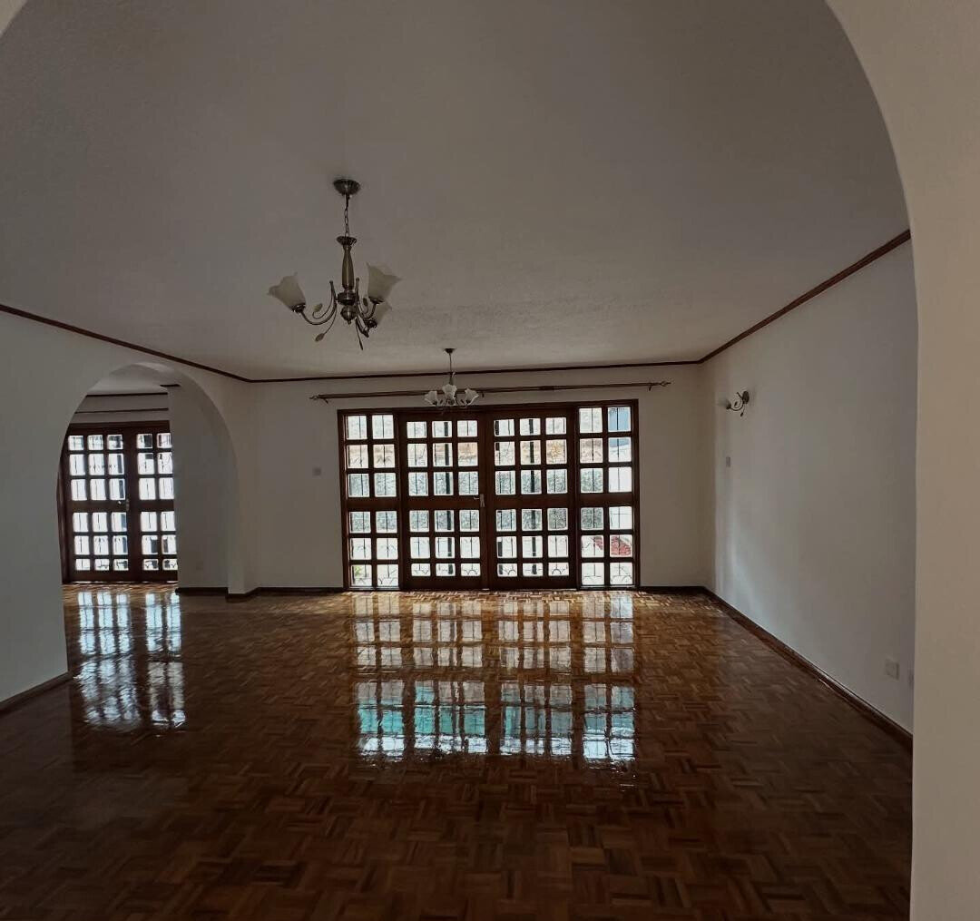3BR Maisonette with DSQ & Private Gate - Kileleshwa