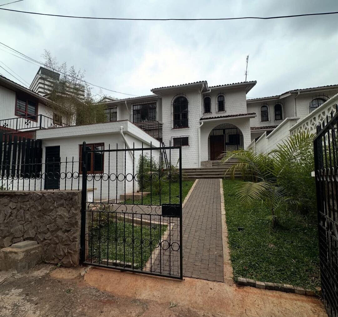 3BR Maisonette with DSQ & Private Gate - Kileleshwa