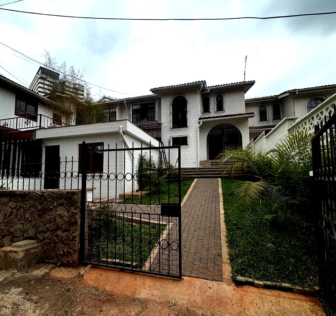 3BR Maisonette with DSQ & Private Gate - Kileleshwa