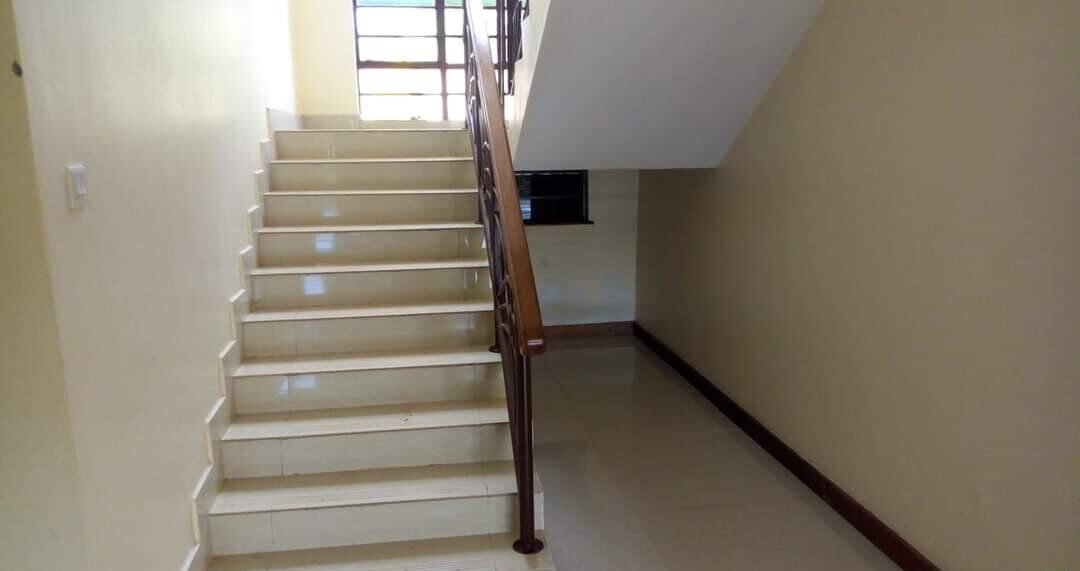 4BR All-Ensuite Townhouse with Pool, Gym & DSQ - Runda
