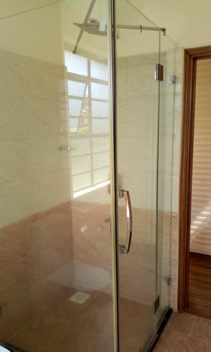 4BR All-Ensuite Townhouse with Pool, Gym & DSQ - Runda