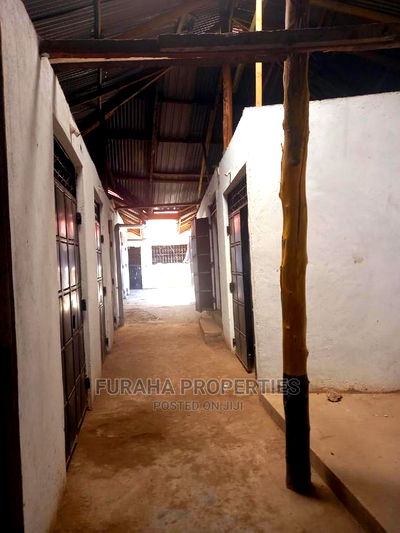 For Sale 22 Stalls Building Bombolulu. - Image 1