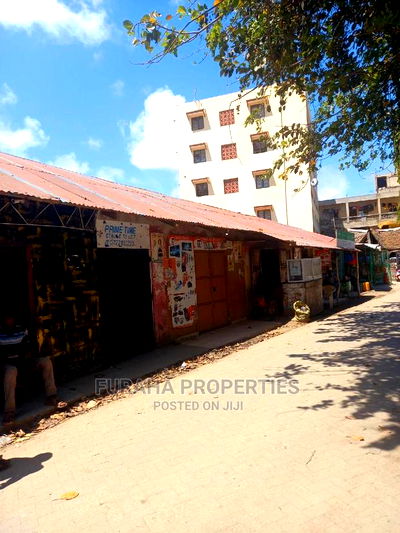 For Sale 22 Stalls Building Bombolulu. - Image 7