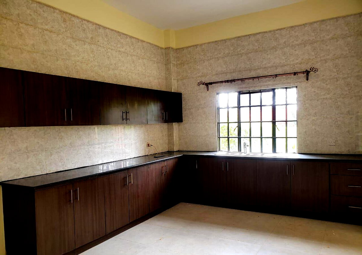 3BR Townhouse with DSQ & CCTV in Leafy Runda
