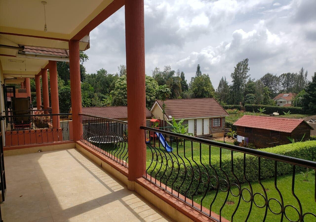 3BR Townhouse with DSQ & CCTV in Leafy Runda