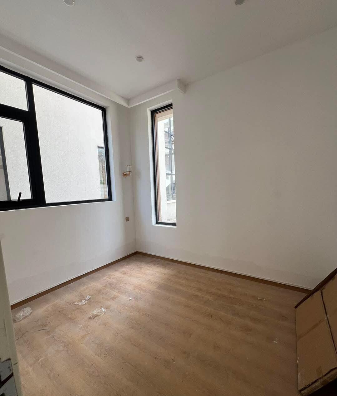 5-Ensuite Townhouse with Fireplace & Solar Backup - Lavington
