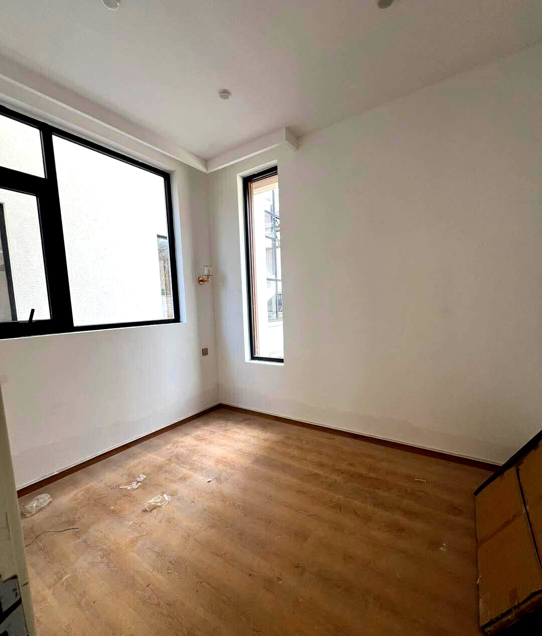 5-Ensuite Townhouse with Fireplace & Solar Backup - Lavington