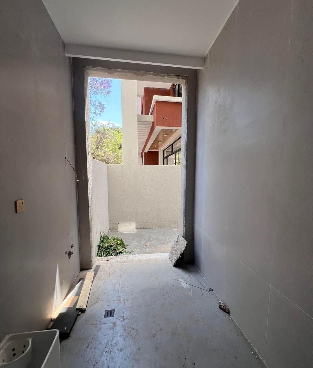 5-Ensuite Townhouse with Fireplace & Solar Backup - Lavington